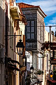 Rethimnon, lo xostego, balcone chiuso di legno della citt vecchia, eredit dello stile ottomano. 